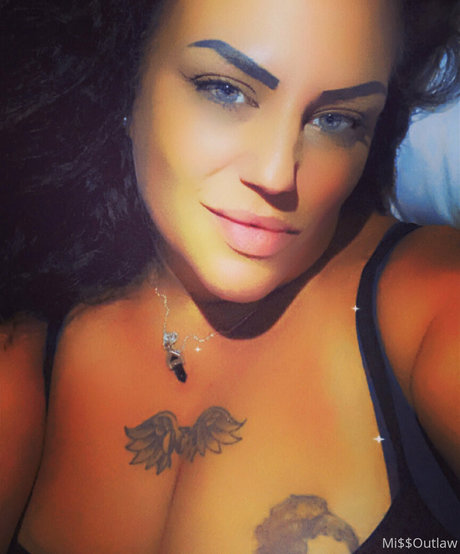 missoutlawakaladyk アダルトモデル 画像