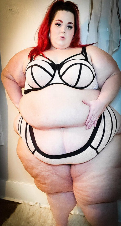 サッカーママOnlyFans セクシーヌード ギャラリー