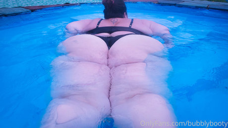 bubblybooty トップモデル 画像