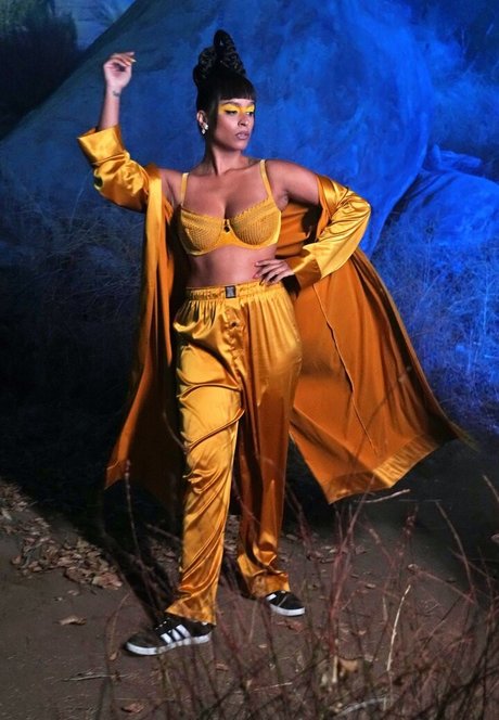 Lilly Singh top profile image