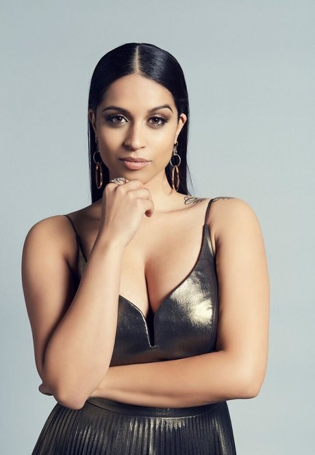 Lilly Singh 独占モデル 画像