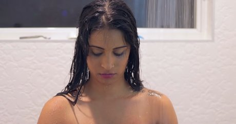 Lilly Singh エロティックなポルノスター 画像