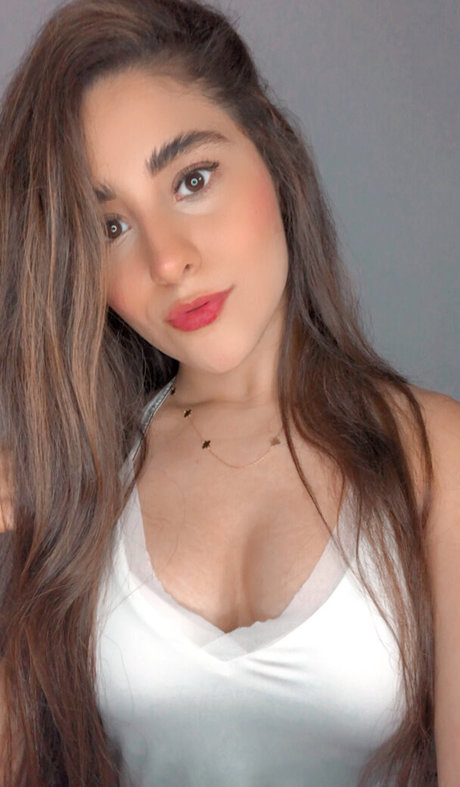 Sassi Zavala 女優 写真