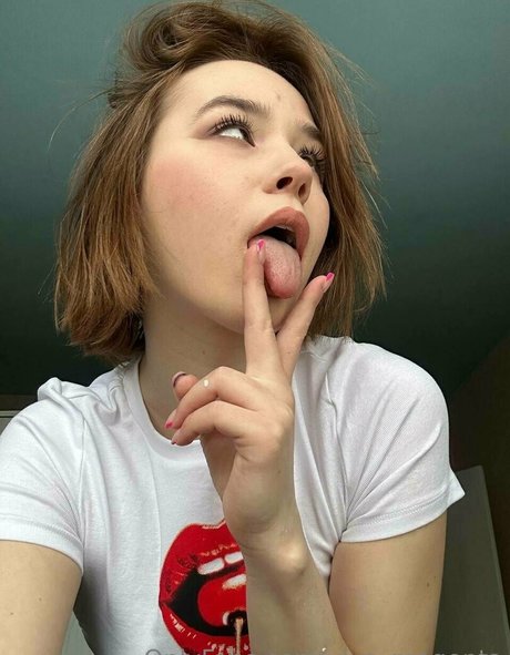 ニューハーフ巨乳OnlyFans アートヌード 写真