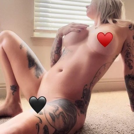 Highonblondie セクシーモデル 写真