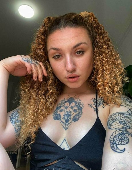 steisy foxxx top profile image