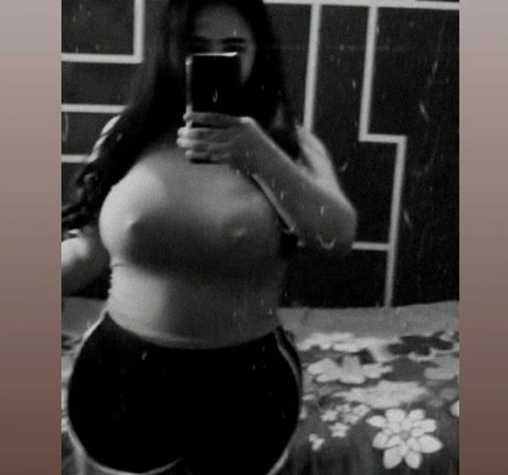 黒檀の小人OnlyFans 無料ポルノ 写真