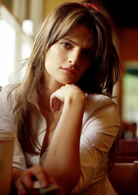 Stana Katic 美しいポルノスター 画像