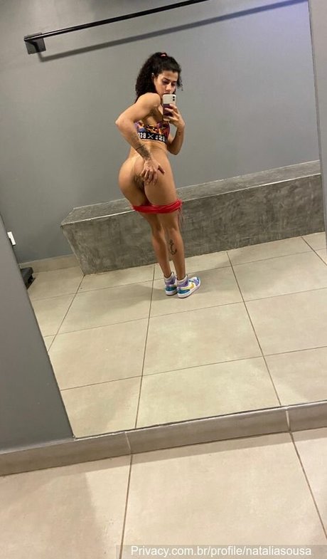 アジア人のタトゥー OnlyFans HD 写真