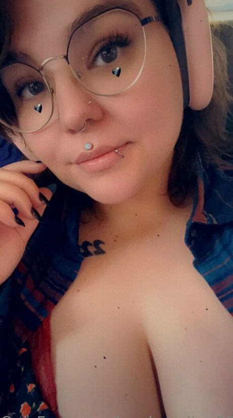 bugpussy666 素敵なモデル 写真