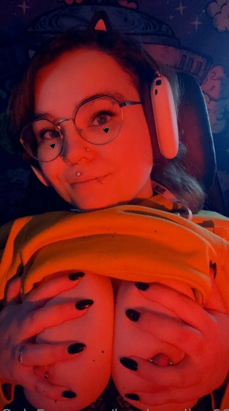 bugpussy666 top profile image