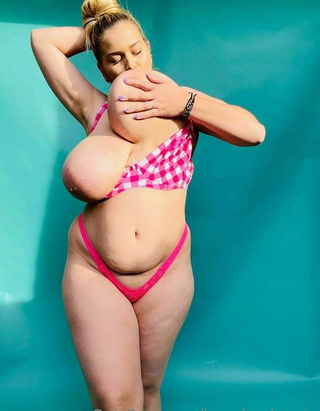 シシーオンリーファンズ ポルノ 写真