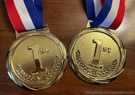 痩せたブロンドのOnlyFans ヌード 写真