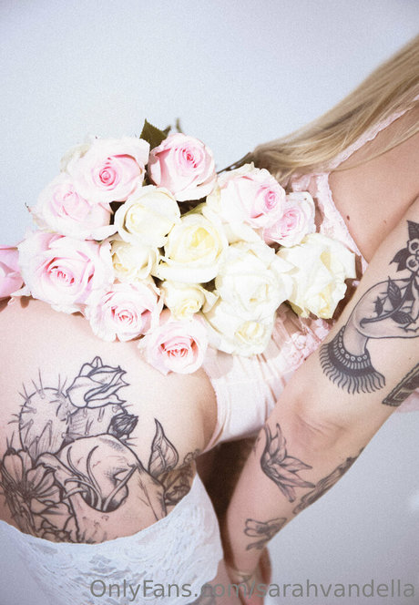 Sarahvandella アートポルノスター ギャラリー