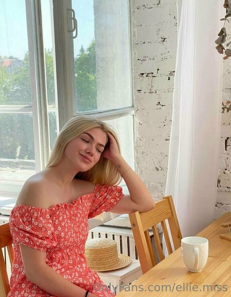 アジアの女性支配OnlyFans セクシー裸 ギャラリー