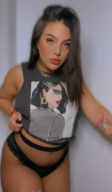 痩せた金髪の熟女OnlyFans アートヌード 画像