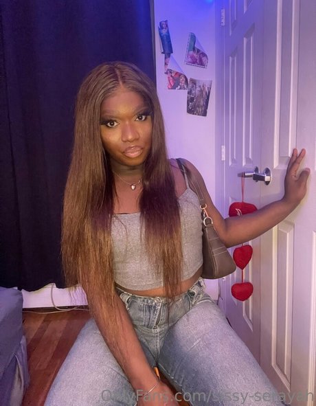 sissy serayah モデル 写真