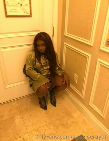 sissy serayah 無料スター 写真