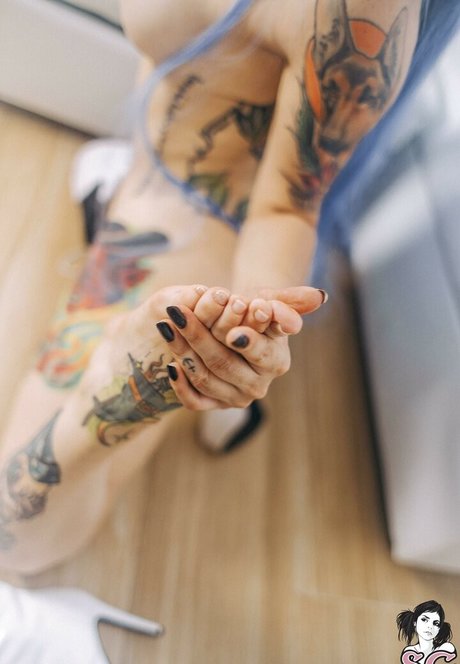 nefernik ポルノモデル 画像