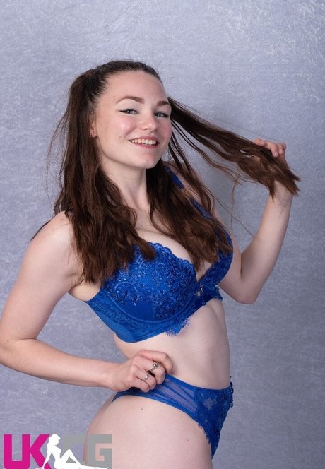 Nomi Teee ホットなポルノスター 画像