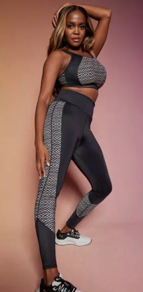 大きな黒いお尻のOnlyFans トップ 写真