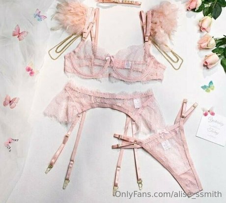 alise ssmith ヌードモデル 写真