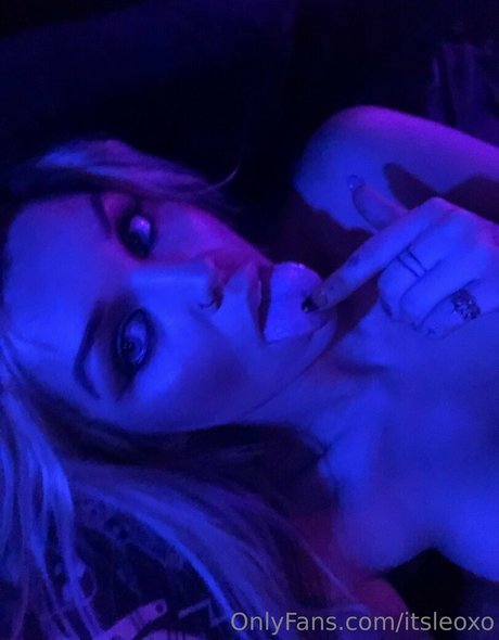 itsleoxo アート女優 写真