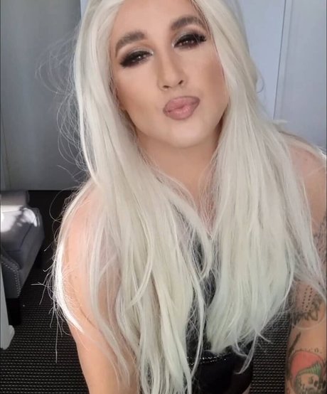 ティーンプッシーOnlyFans セクシーヌード 写真