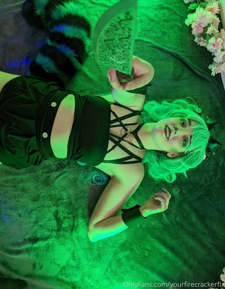 yourfirecrackerfix セックスモデル 写真