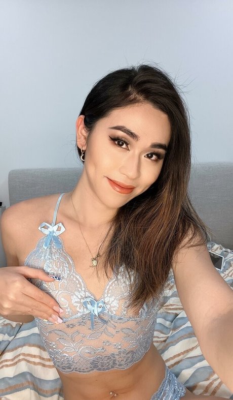 Khloe Kiss かわいいスター 写真