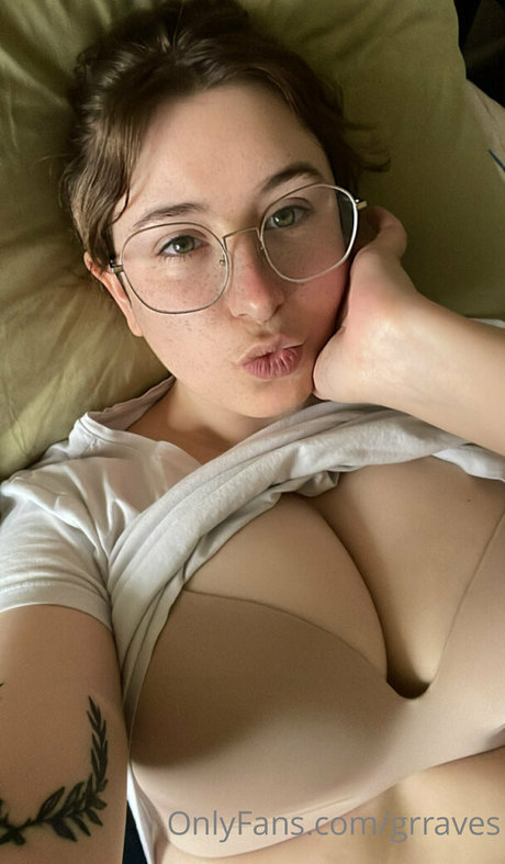 grraves 裸の女優 アーカイブ