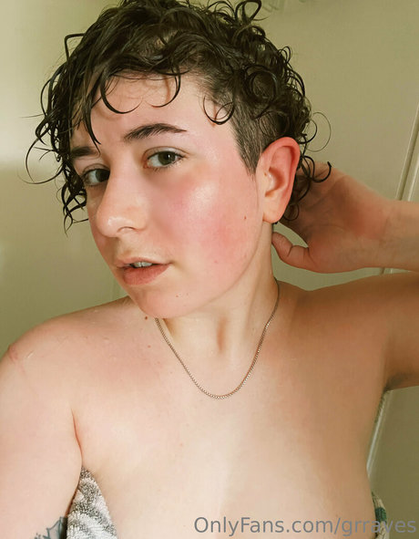 grraves アダルトスター 写真