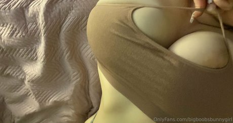 bigboobsbunnygirl ポルノスター ホット 写真