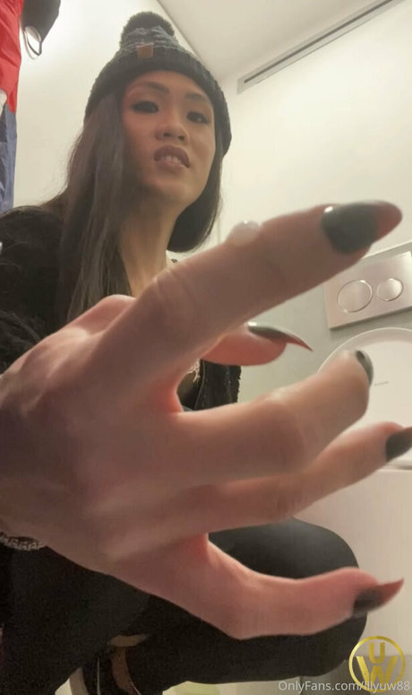 lilyuw88 ポルノスター アーカイブ