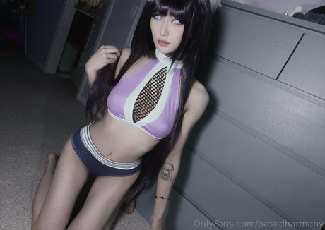 harmonyeva 高品質モデル 写真