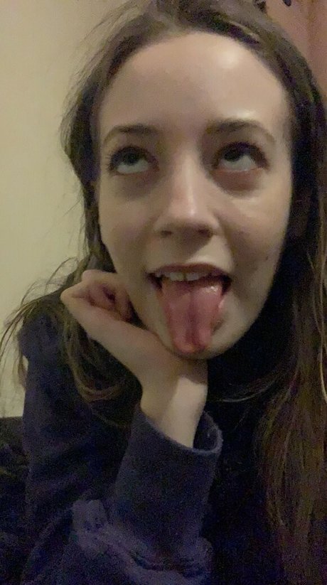 小柄なブロンドの熟女OnlyFans ポルノ 画像