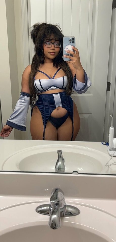 BBW ラティーナ OnlyFans アート裸 写真