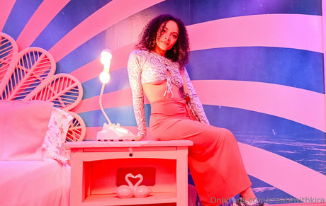 大きな黒い猫OnlyFans 可愛い ギャラリー