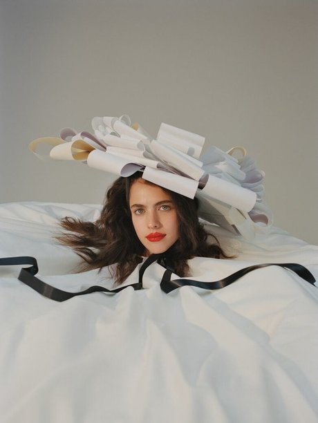 Margaret Qualley セクシーなスター 写真