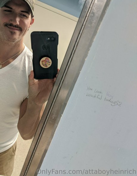 attaboyheinrich 無料女優 写真