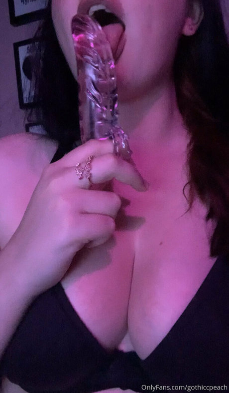 gothiccpeach ヌード女優 写真