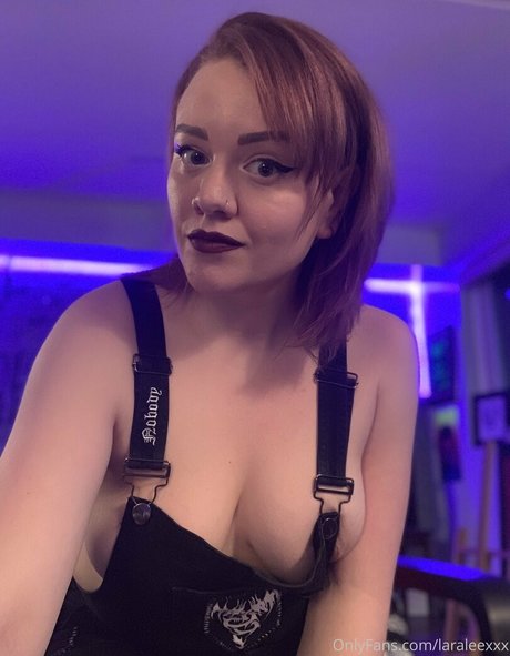 laraleexxx ポルノモデル 画像