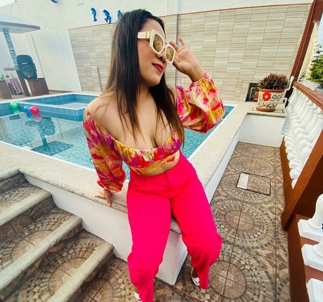 裸のトゥインクOnlyFans アート裸 写真