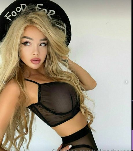 aalinacherryy セクシーモデル 写真