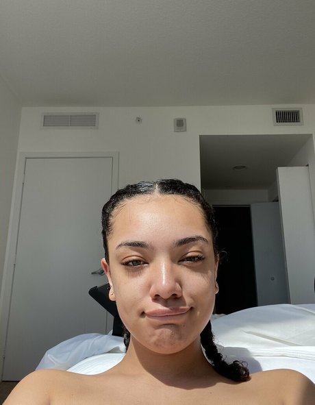 omgzada 美しいポルノスター 写真