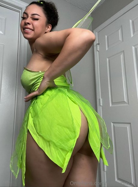 Arielle Tara アートポルノスター 写真