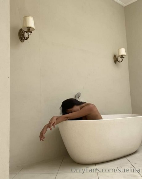 lina xena 独占ポルノスター 写真