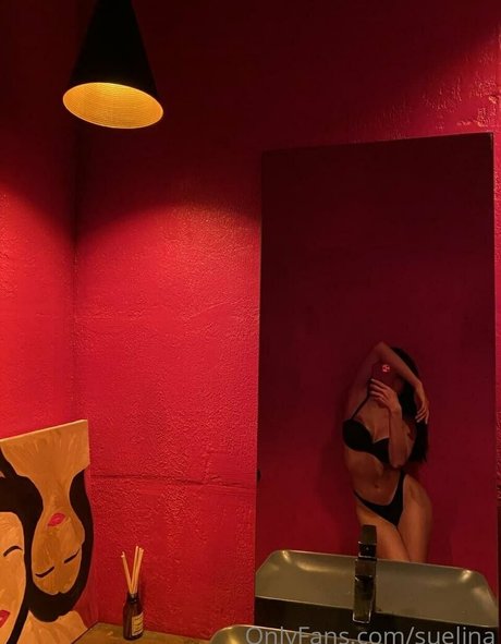 lina xena ポルノスター セクシー 写真