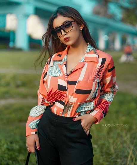 Rajasree HD女優 写真