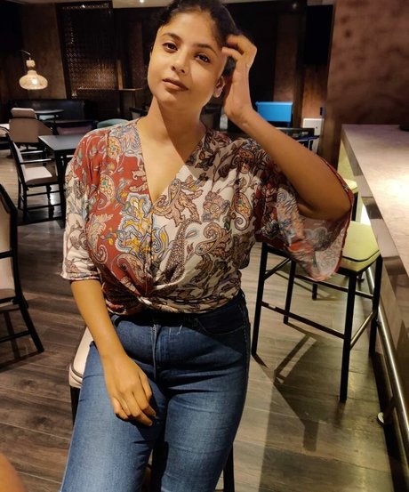 Tassels and Trails アートモデル 写真